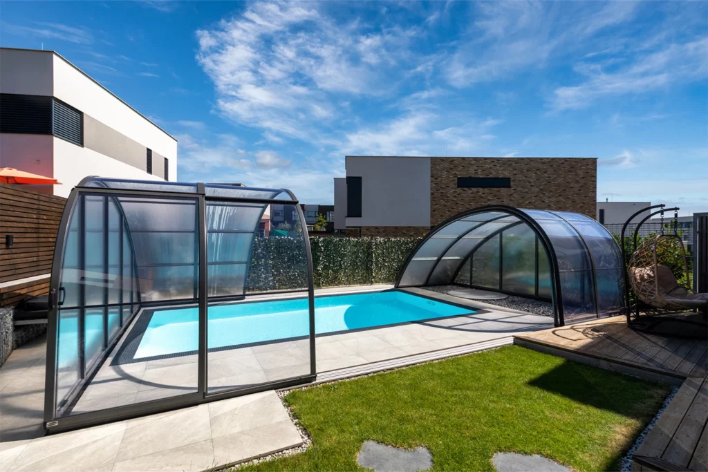 retractable pool enclosure