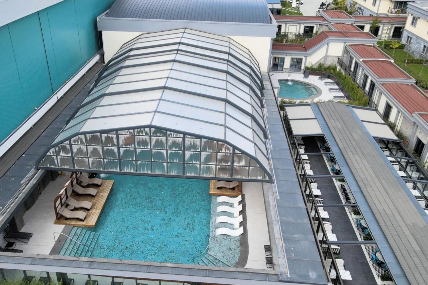 Pool-Enclosures-Commercial-Pools