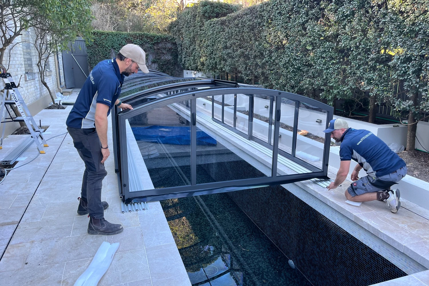 pool-enclosures-kbl-sydney-mcmahonsp-point-nsw-best-pool-cover-stop-leaves-maintenance-australia-6