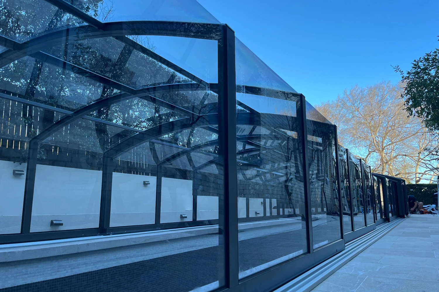 pool-enclosures-kbl-sydney-mcmahonsp-point-nsw-best-pool-cover-stop-leaves-maintenance-australia-8