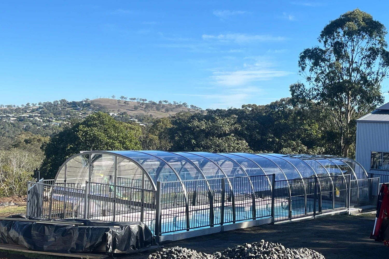 telescopic-retractable-pool cover-enclosure-dallas clear-custom-kbl pool enclosures5